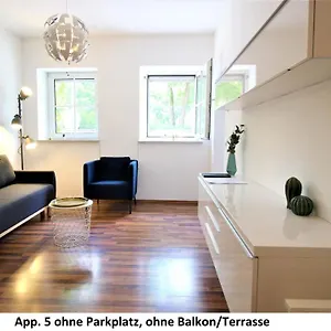 Idyllic Setting In Center - Bright & Modern Appartement